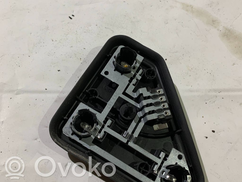 BMW 5 E39 Tail light bulb cover holder 