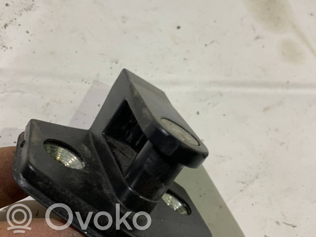 BMW 5 E39 Front door lock loop/hook striker 