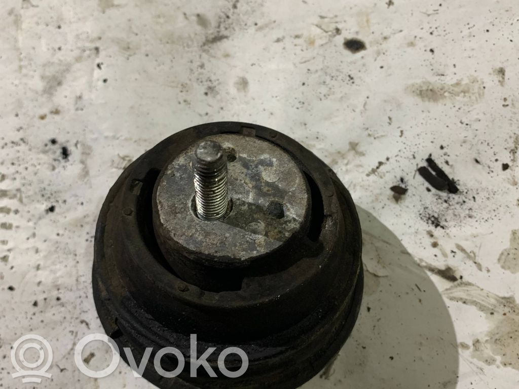 BMW 5 E39 Engine mount bracket 