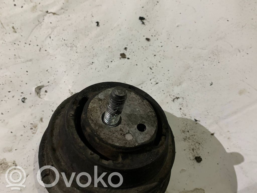 BMW 5 E39 Engine mount bracket 