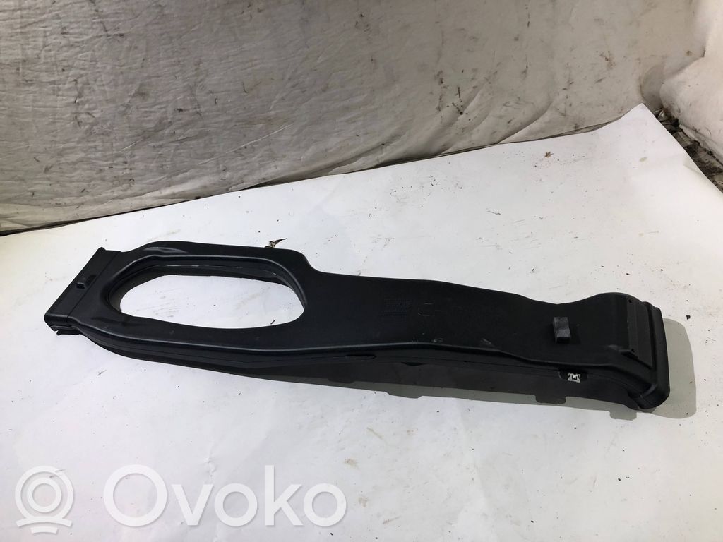 BMW 5 E60 E61 Välijäähdyttimen ilmanohjauksen ilmakanava 