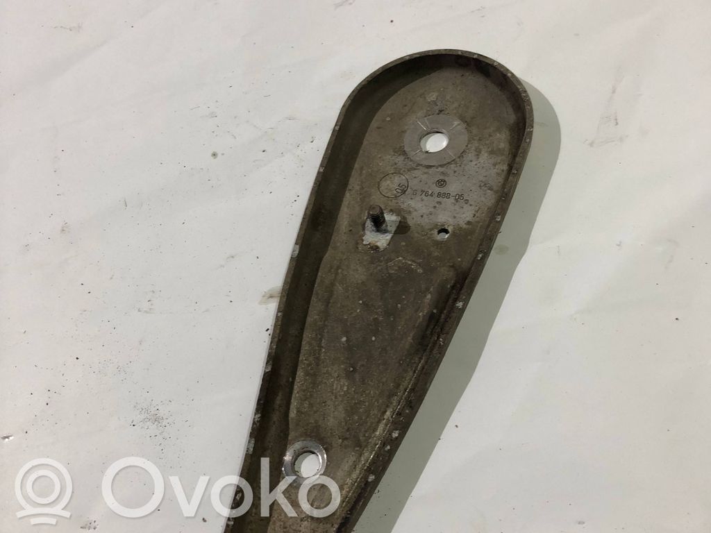 BMW 5 E60 E61 Cits aizmugures šasijas elements 