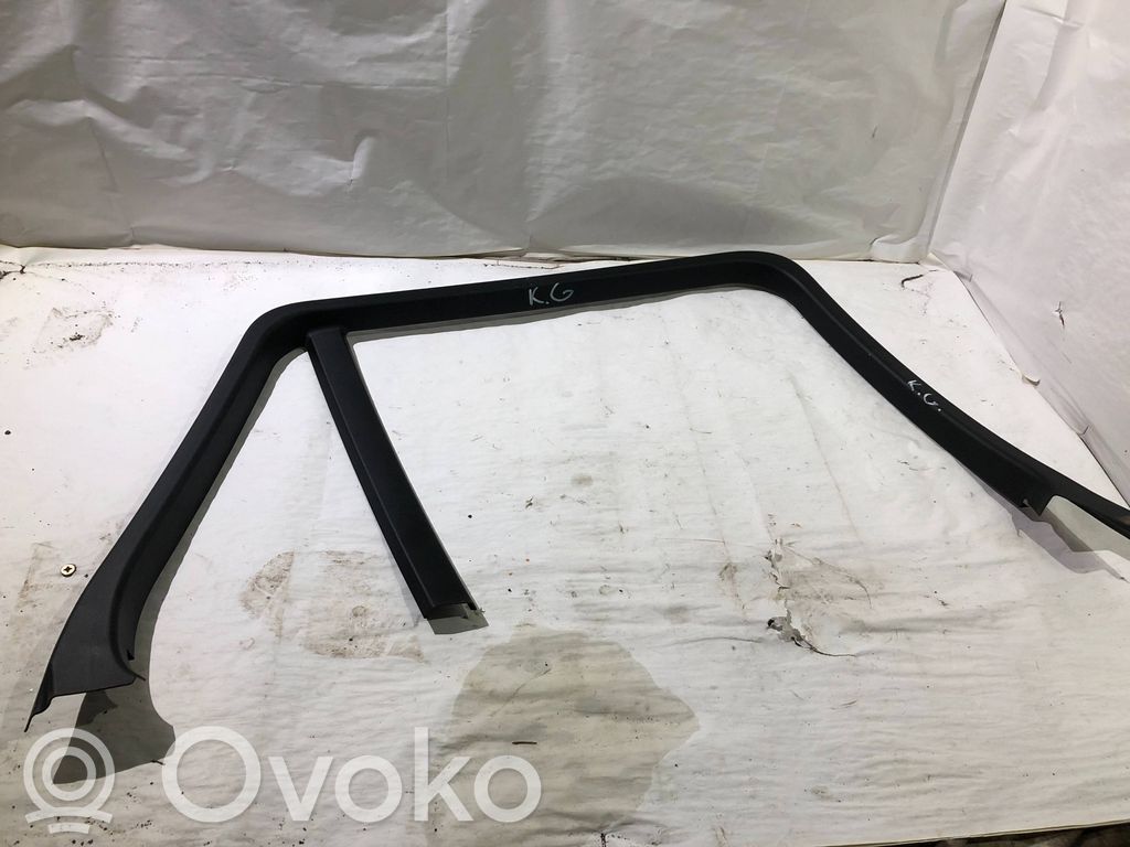 BMW X5 F15 Takaoven lasin muotolista 