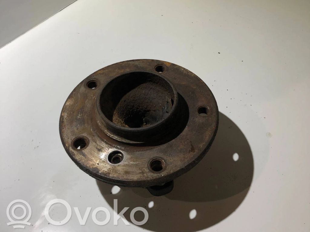 BMW 3 E90 E91 Radlagergehäuse vorne 