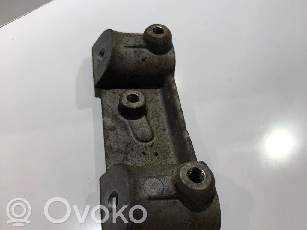 Land Rover Range Rover Sport L320 Engine mounting bracket 