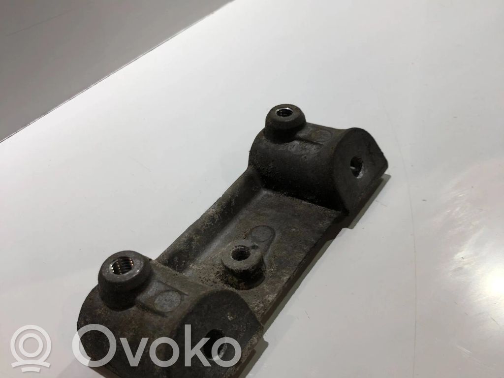 Land Rover Range Rover Sport L320 Engine mounting bracket 