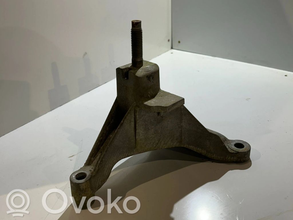 Engine mounting bracket   98AB7M125AF,AIS18C03FC