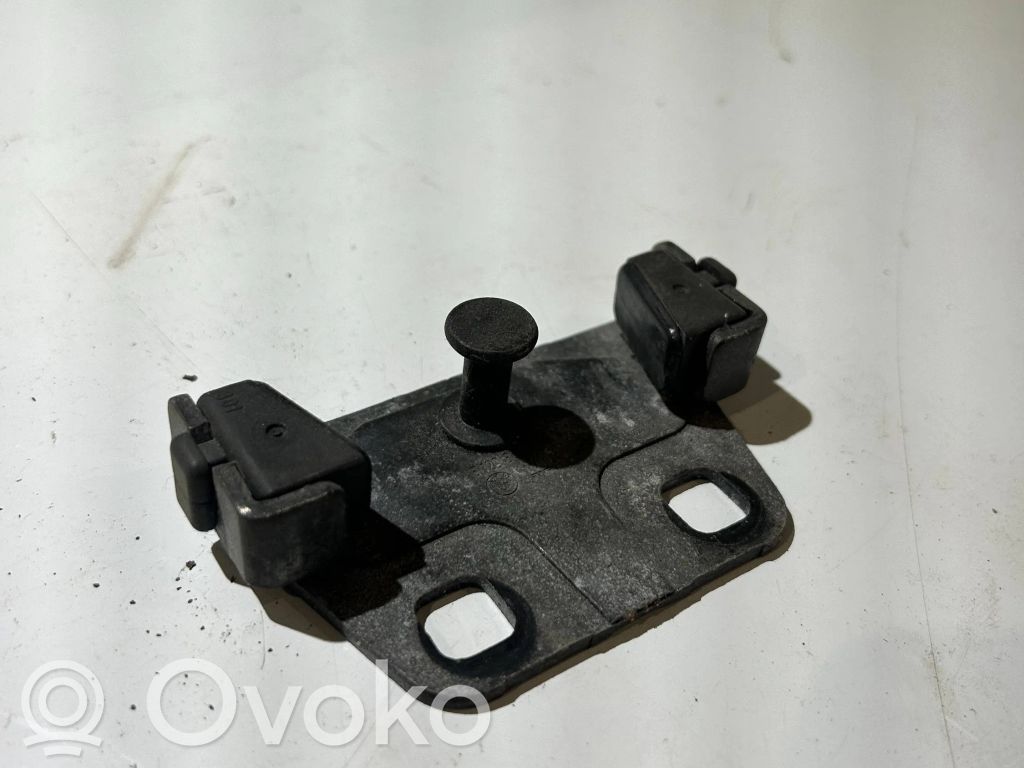 BMW 5 E39 Loading door lock loop/hook striker 