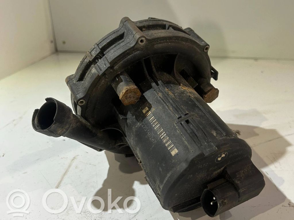 BMW 5 E39 Sekundārais gaisa pumpis 