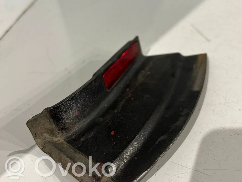 Volkswagen PASSAT B6 Aizmugurējā luktura detaļa 