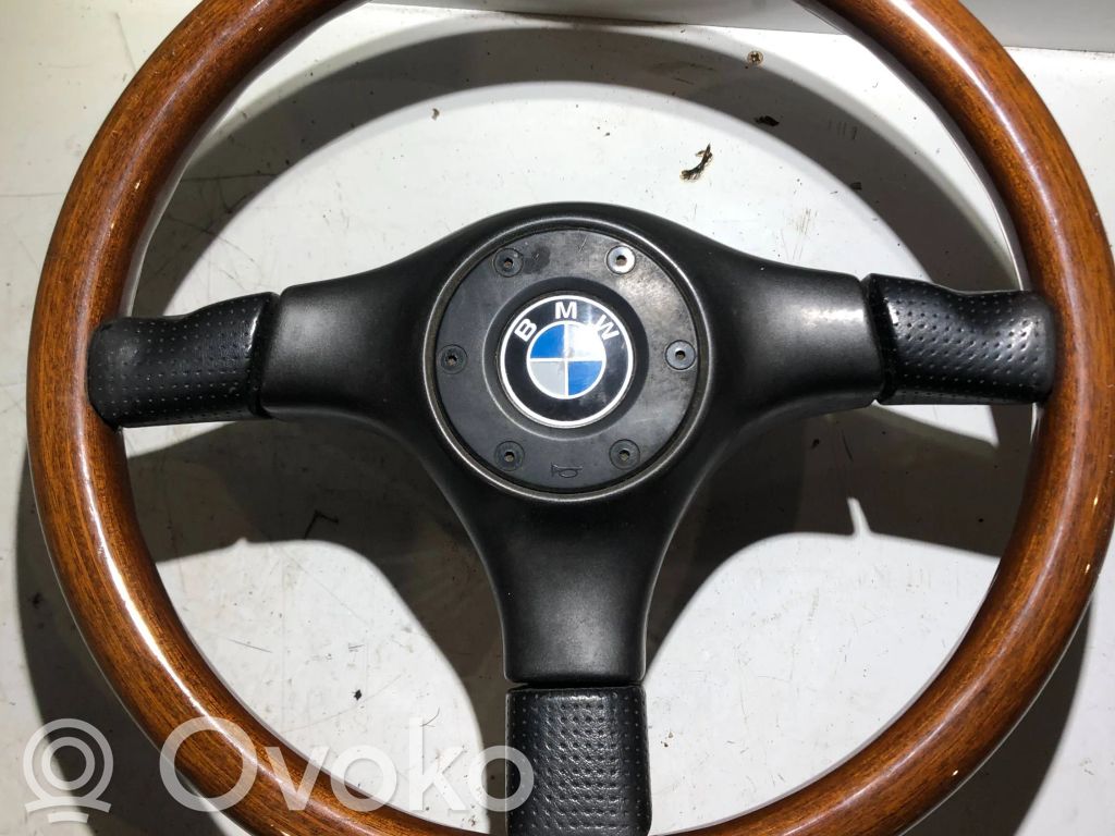 Steering wheel   11528964