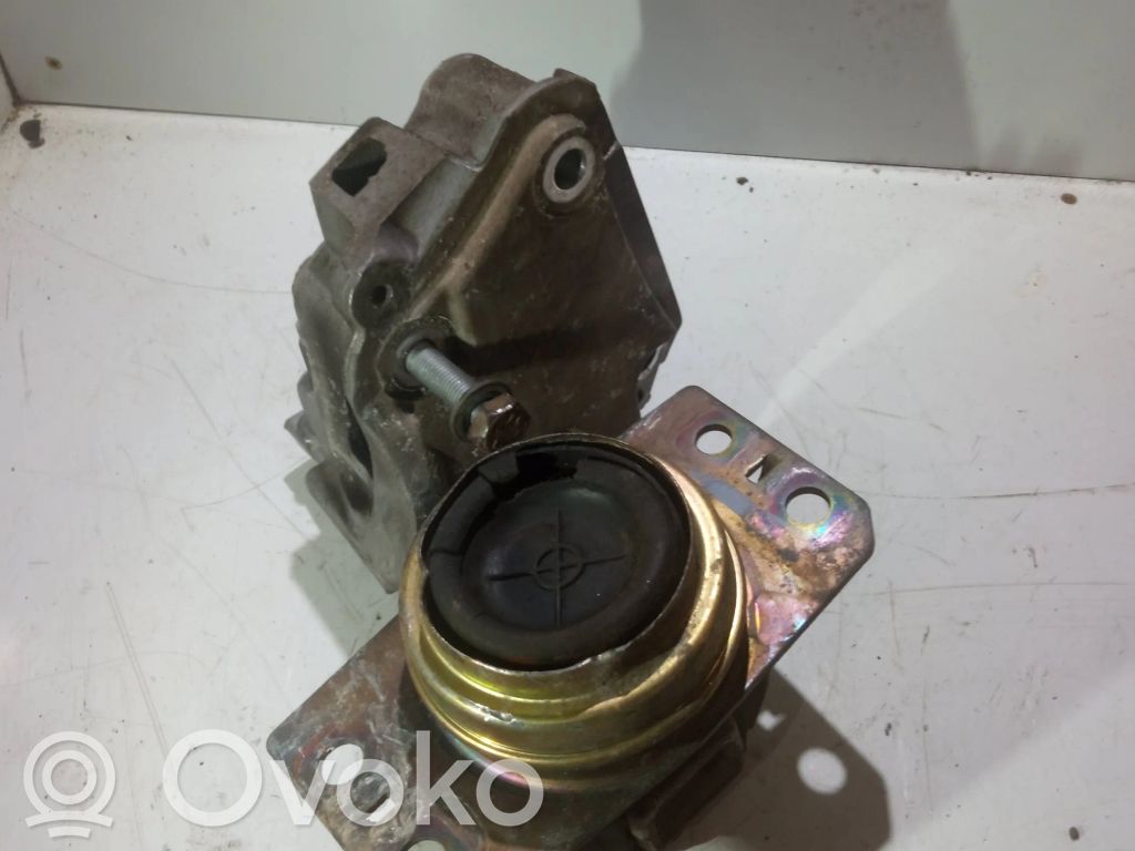 Peugeot 307 Engine mounting bracket 