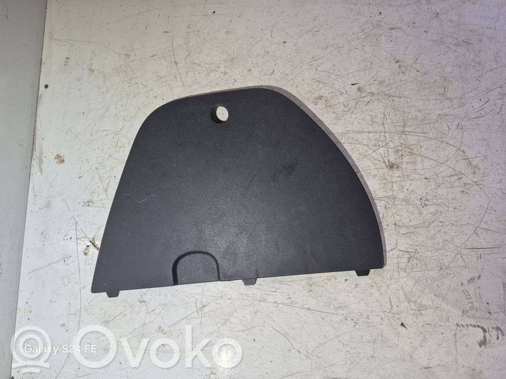 Opel Corsa D Tavaratilan/takakontin alempi sivuverhoilu 