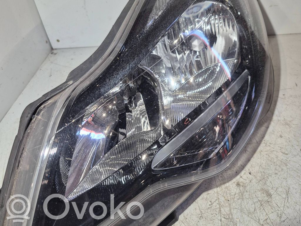 Opel Corsa D Priekinis žibintas 