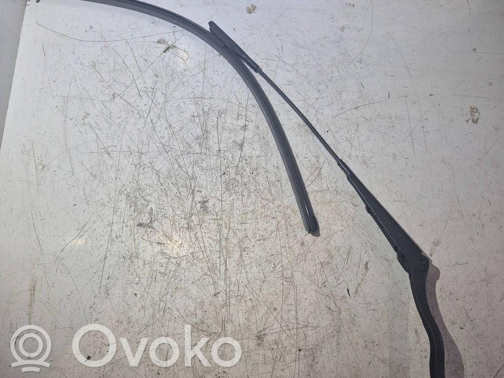 Opel Corsa D Front wiper blade arm 