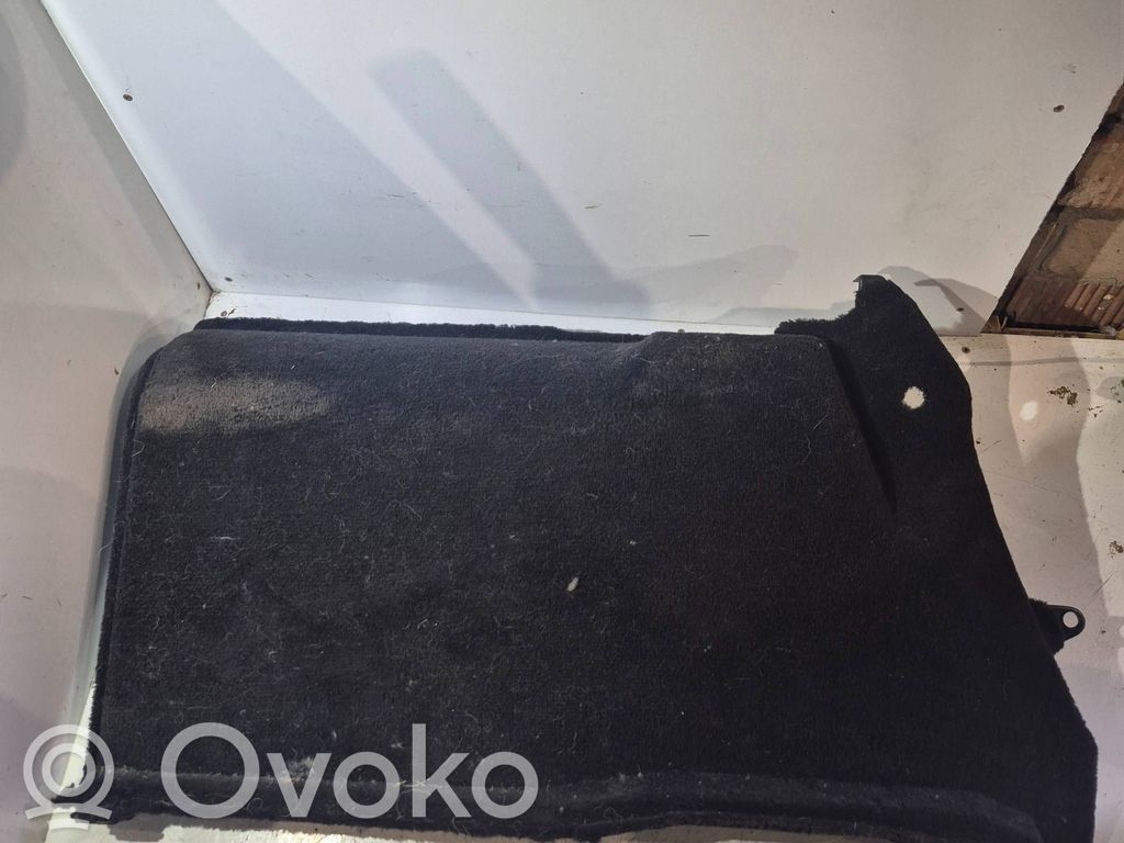 BMW 5 E39 Boczek / Tapicerka / bagażnika 