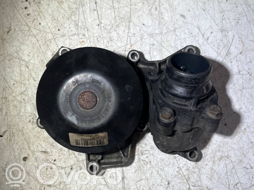 Water pump   7797640