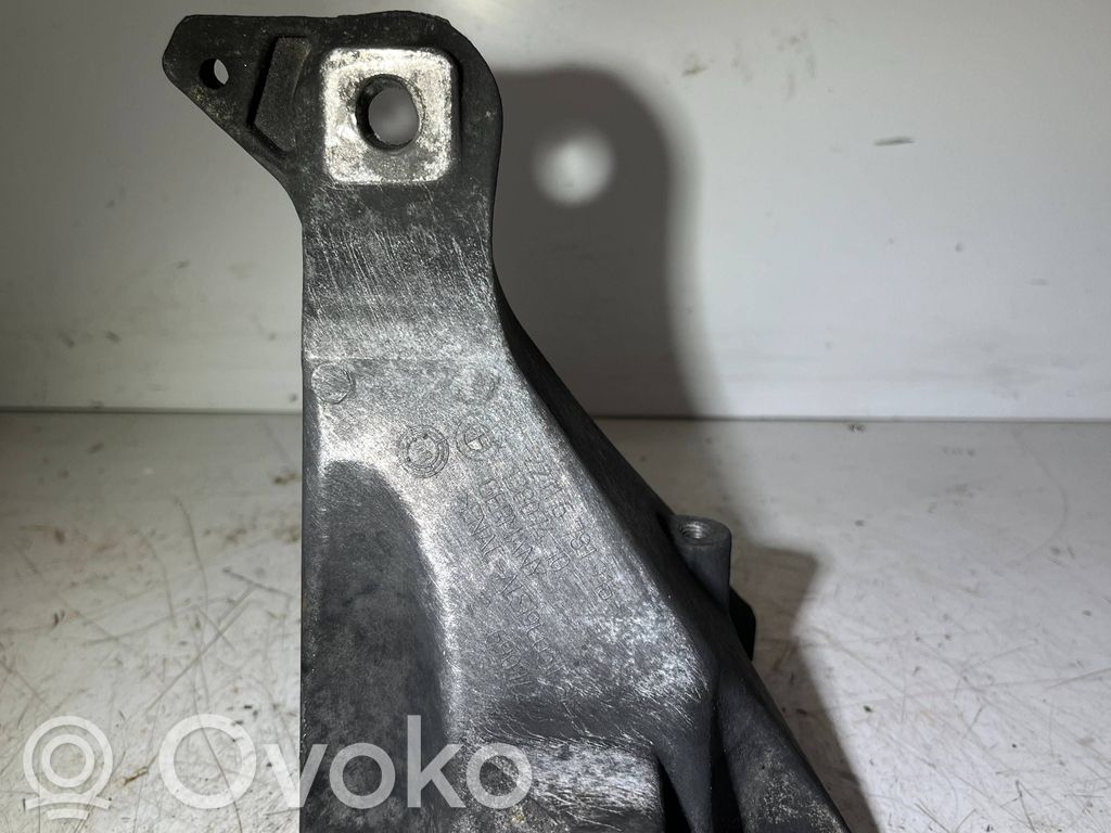 Engine mounting bracket   6781916