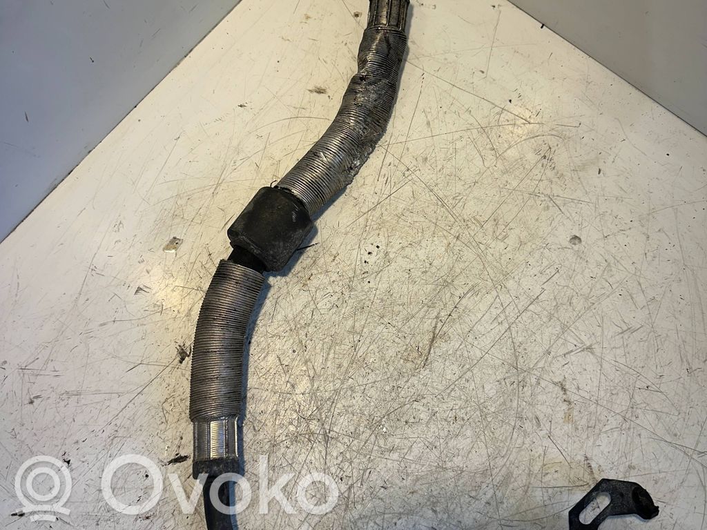 BMW 3 E46 Ilmastointilaitteen putki (A/C) 