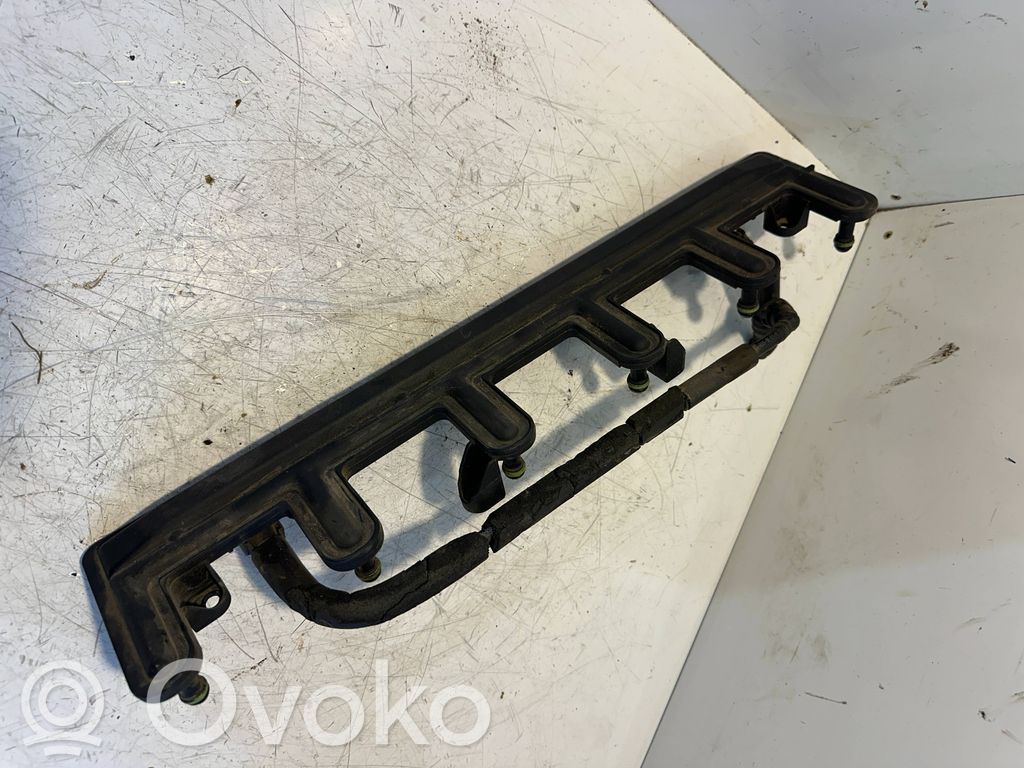 Fuel main line pipe   1440318