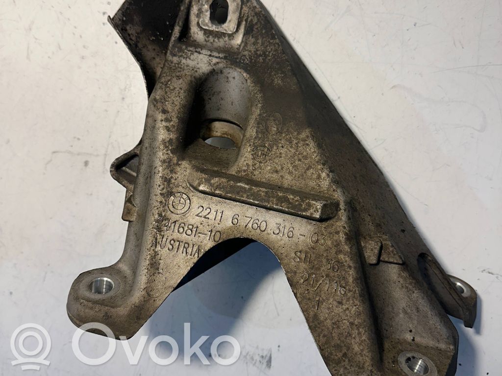 BMW 3 E90 E91 Engine mounting bracket 