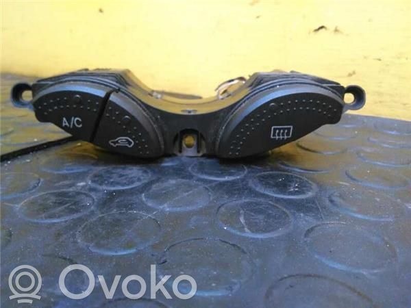 Unidad de control/módulo del motor   98AG19A345BG
