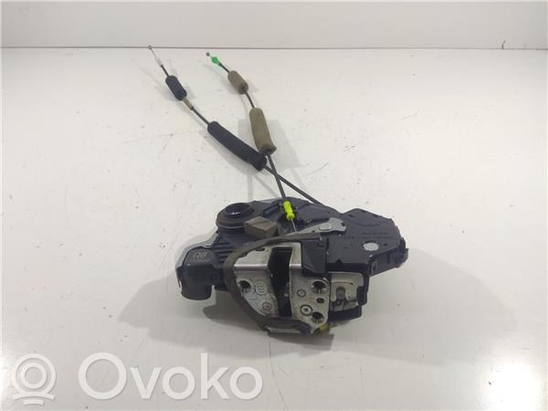 Lexus IS 200-300 Priekšpusē slēdzene 