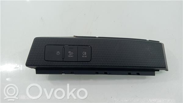 Light switch   82B853189