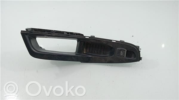 Ford Fiesta Przyciski szyb 