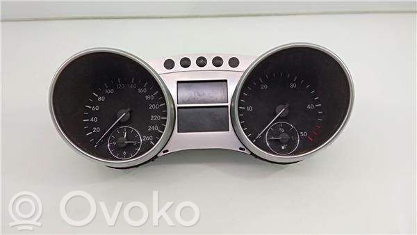 Mercedes-Benz ML W164 Geschwindigkeitsmesser Cockpit 