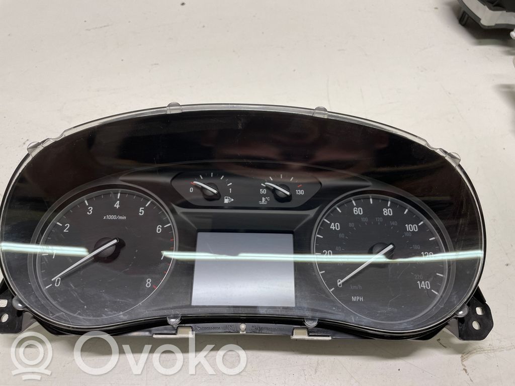 Opel Mokka X Speedometer (instrument cluster) 