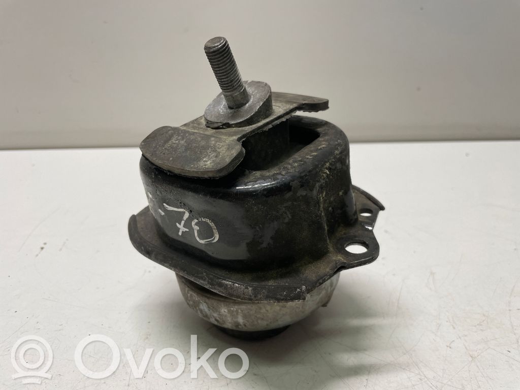 BMW X5 E70 Engine mount bracket 
