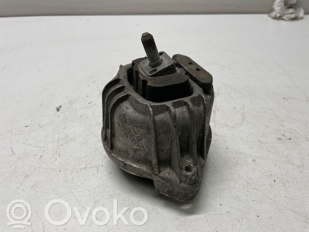 BMW 3 E90 E91 Engine mount bracket 