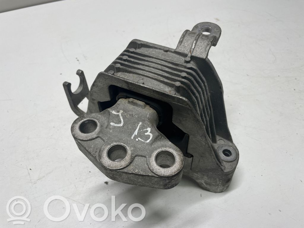 Opel Astra J Engine mount bracket 