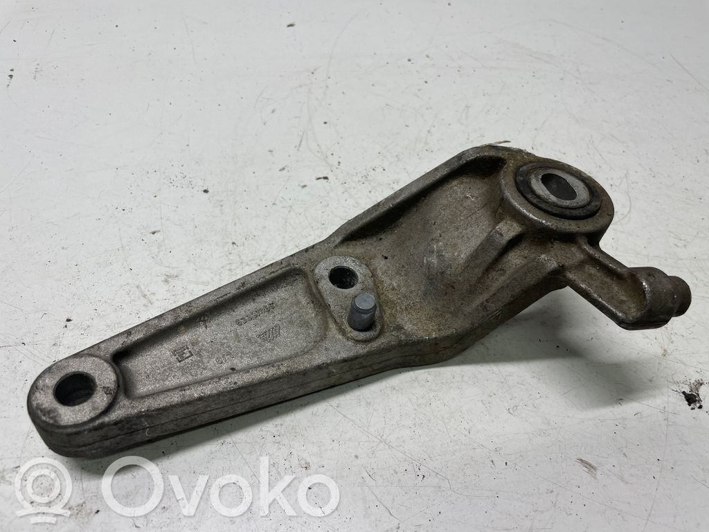 Opel Corsa E Gearbox mounting bracket 