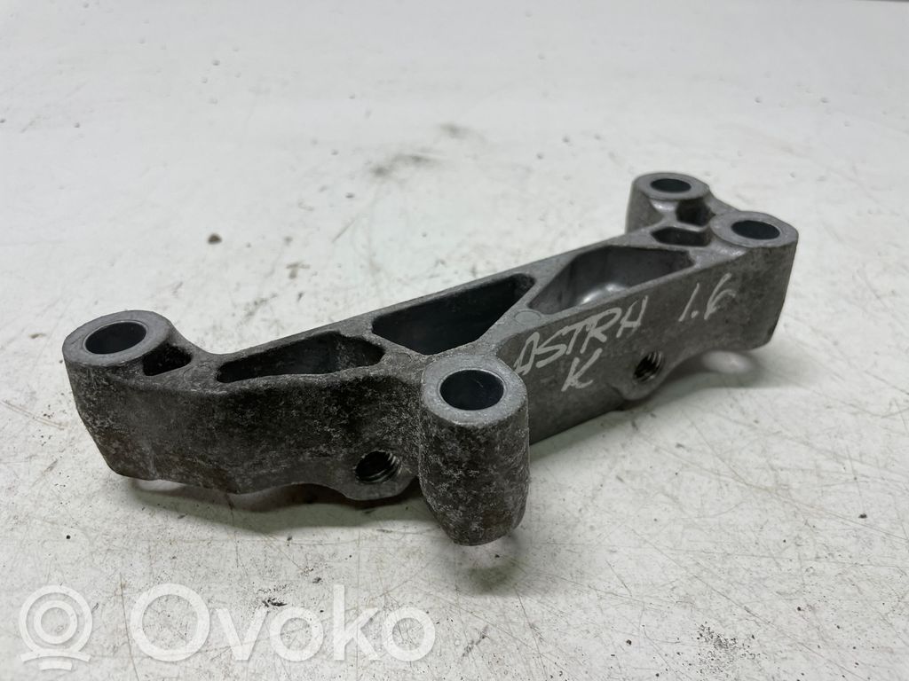 Opel Astra K Engine mounting bracket 