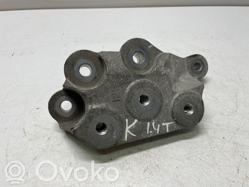 Opel Astra K Łapa / Mocowanie silnika 