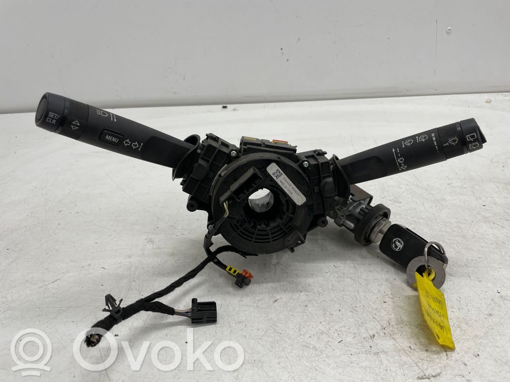 Opel Astra J Pyyhkimen/suuntavilkun vipukytkin 