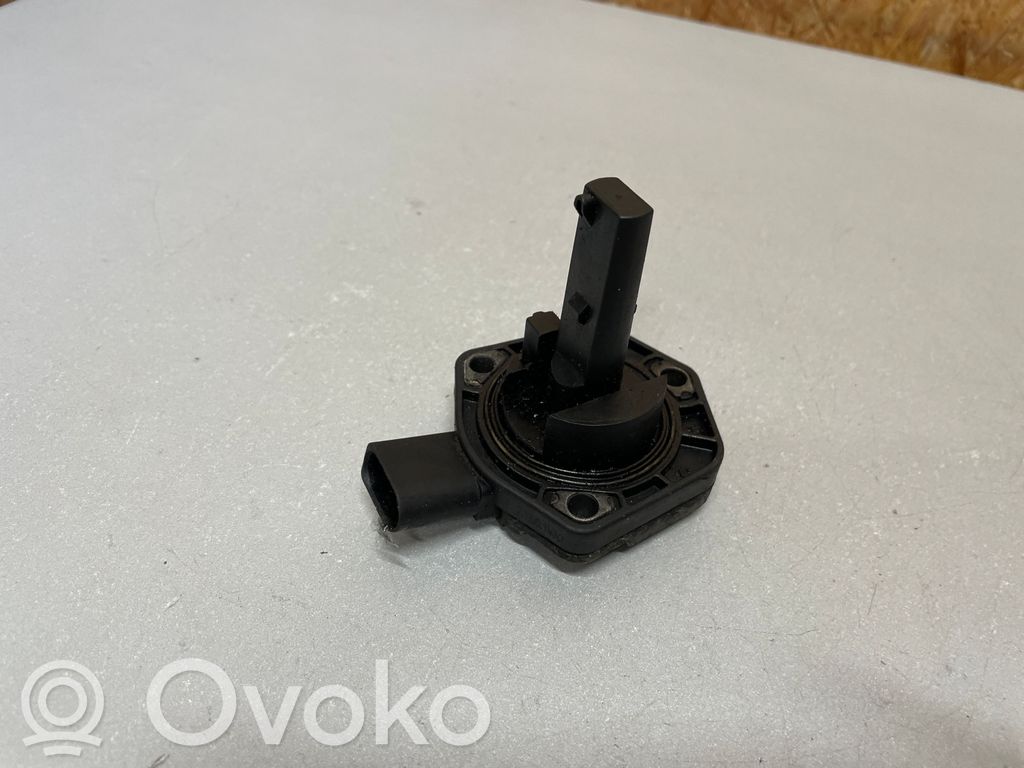 Volkswagen PASSAT B7 Tepalo lygio daviklis 