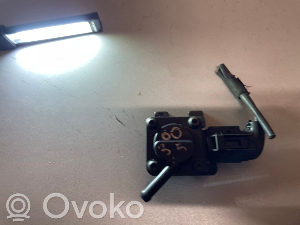BMW X5 E70 Датчик выброса 