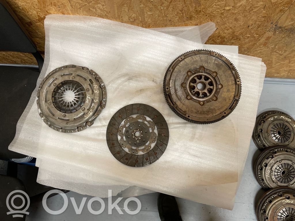Sprzęgło / Komplet   06K141025A,06J105266AI,04L141031A
