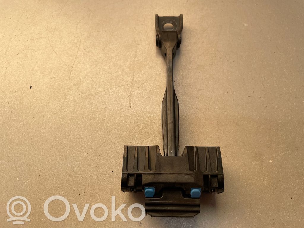 Audi A4 S4 B8 8K Etuoven pidätin 