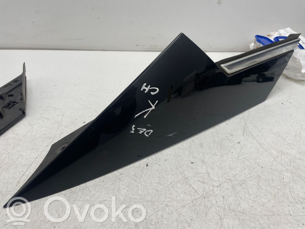Opel Astra K Takalokasuojan muotolista 