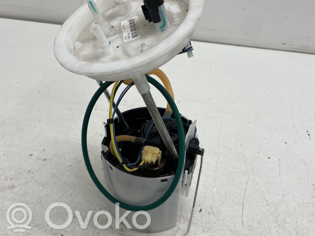 Volvo XC40 Bomba interna de combustible 