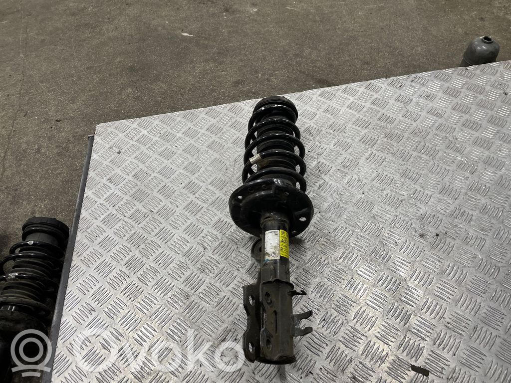 Opel Mokka X Priekšpusē amortizators 