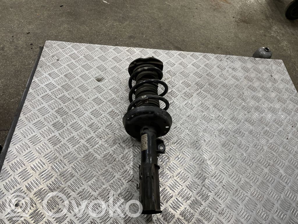 Opel Astra K Etuiskunvaimennin 