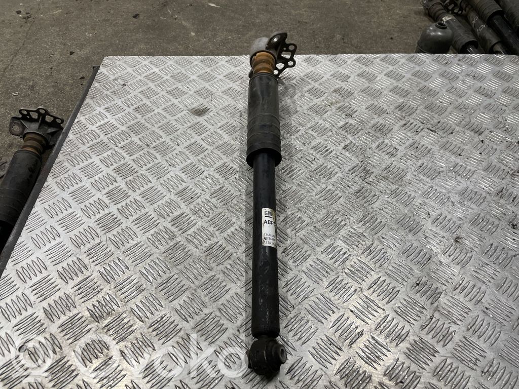 Opel Corsa E Aizmugurē amortizators 