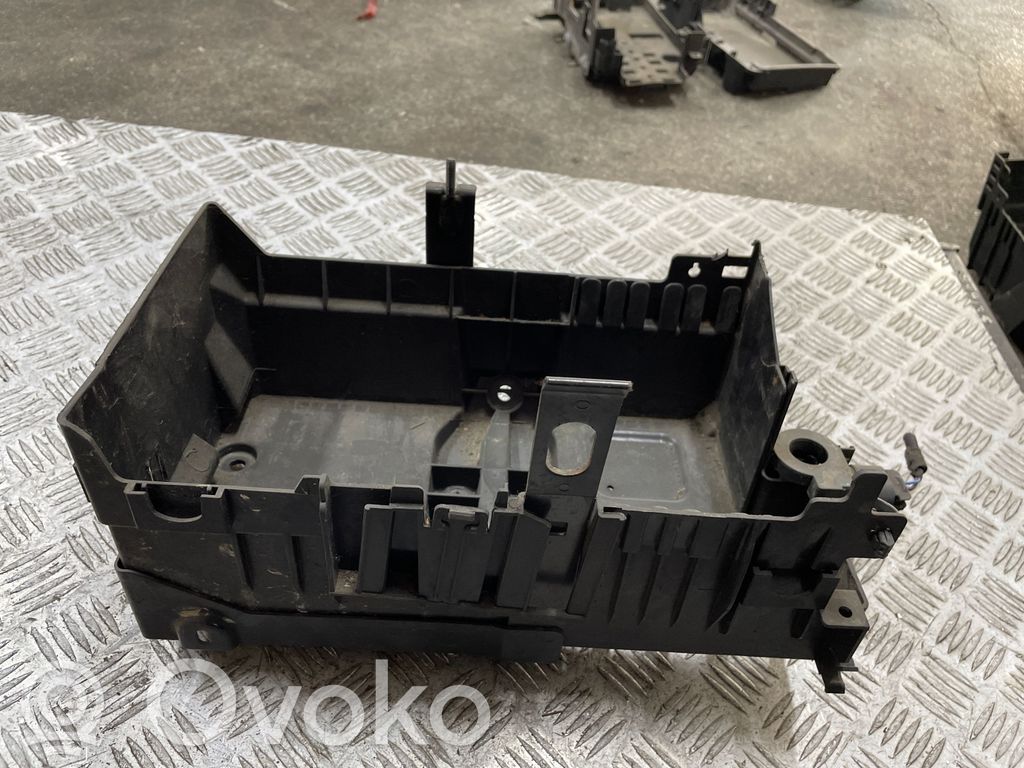 Opel Astra J Podstawa / Obudowa akumulatora 