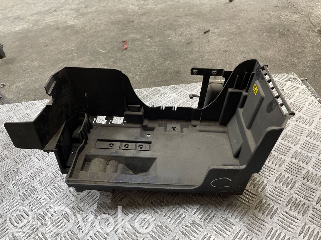 Opel Vectra C Akumuliatoriaus tvirtinimo padas 