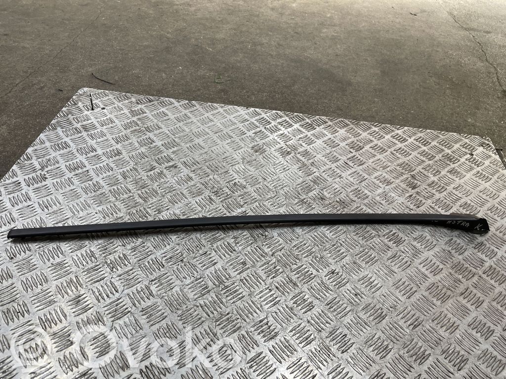Opel Astra K Windshield trim 